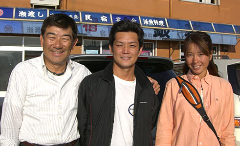 丸銀釣りセンター 鵜澤政則さんと小島玲子さん