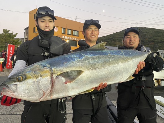 丸銀釣りセンター 大物釣果 ヒラマサ